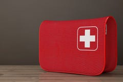 Premiers secours rouges Kit Soft Bag avec la croix blanche rendu 3d illustration libre de droits Premiers secours rouges Kit Soft Bag avec la croix blanche rendu 3d illustration libre de droits