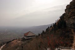 Première montagne d'ancêtre de Zhengzhou photographie stock libre de droits Première montagne d'ancêtre de Zhengzhou photographie stock libre de droits