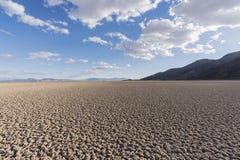 Prerogativa nazionale California del sud del Mojave del lago asciutto fotografie stock libere da diritti Prerogativa nazionale California del sud del Mojave del lago asciutto fotografie stock libere da diritti