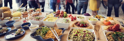 Prima folkmassa för frunch som äter middag matalternativ som äter begrepp arkivbild Prima folkmassa för frunch som äter middag matalternativ som äter begrepp arkivbild