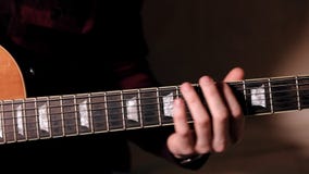 Primer de fingeres de tocar la guitarra acústica Primer de fingeres de tocar la guitarra acústica