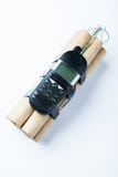 Primo piano, una bomba con un telefono cellulare immagine stock libera da diritti Primo piano, una bomba con un telefono cellulare immagine stock libera da diritti
