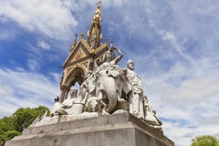 Prins Albert Memorial, Kensington trädgårdar, London, Förenade kungariket arkivbilder Prins Albert Memorial, Kensington trädgårdar, London, Förenade kungariket arkivbilder