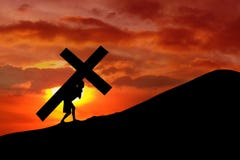 Priorità bassa cristiana - uomo che trasporta una traversa fotografia stock Priorità bassa cristiana - uomo che trasporta una traversa fotografia stock