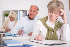 Prise des notes sur les classes images libres de droits Prise des notes sur les classes images libres de droits