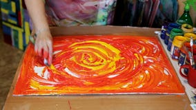 Processo de pintura intuitivo acrílico abstrato Imagem do desenho do artista da mulher video estoque Processo de pintura intuitivo acrílico abstrato Imagem do desenho do artista da mulher video estoque