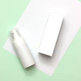 Prodotti di bellezza naturali per il modello marcante a caldo immagini stock libere da diritti Prodotti di bellezza naturali per il modello marcante a caldo immagini stock libere da diritti