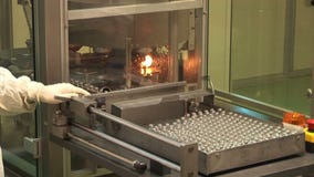 Producción automatizada de medicinas Inspección después de empaquetar de la droga metrajes Producción automatizada de medicinas Inspección después de empaquetar de la droga metrajes