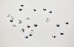 Production de bijoux Diamants dispers?s image libre de droits Production de bijoux Diamants dispers?s image libre de droits