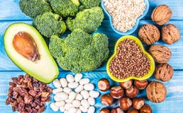Productos naturales ricos en piridoxina de la vitamina B6 Concepto sano del alimento fotografía de archivo Productos naturales ricos en piridoxina de la vitamina B6 Concepto sano del alimento fotografía de archivo