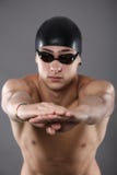 Profil potomstwa, caucasian atlety pływaczka z gogle w sta Zdjęcia Royalty Free Profil potomstwa, caucasian atlety pływaczka z gogle w sta Zdjęcia Royalty Free