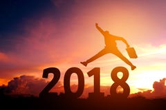Profili il giovane uomo di affari felice per 2018 nuovi anni immagine stock Profili il giovane uomo di affari felice per 2018 nuovi anni immagine stock