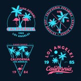 Progettazione d'annata della maglietta Distintivi ed emblemi messi con le stampe di California Raccolta dei grafici per abito, le illustrazione di stock Progettazione d'annata della maglietta Distintivi ed emblemi messi con le stampe di California Raccolta dei grafici per abito, le illustrazione di stock