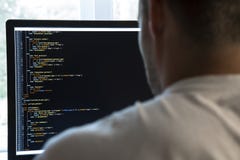 Programmeur van achter en programmeringscode inzake computermonitor Programmeur van achter en programmeringscode inzake computermonitor