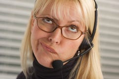 przystojny bizneswoman słuchawki telefon fotografia stock przystojny bizneswoman słuchawki telefon fotografia stock