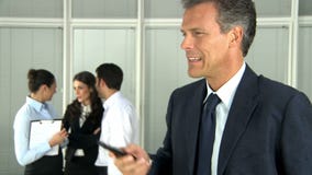 Przywódctwo przy telefonem zdjęcie wideo Przywódctwo przy telefonem zdjęcie wideo
