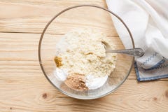 Préparation des petits pains libres de potiron et de carotte de gluten image stock Préparation des petits pains libres de potiron et de carotte de gluten image stock