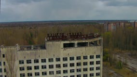 Pueblo fantasma del †de Pripyat “cerca de Chernóbil almacen de metraje de vídeo Pueblo fantasma del †de Pripyat “cerca de Chernóbil almacen de metraje de vídeo