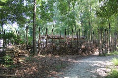 Pueblo indio de la cultura modular de Monongahela en Meadowcroft Rockshelter y pueblo histórico imagenes de archivo Pueblo indio de la cultura modular de Monongahela en Meadowcroft Rockshelter y pueblo histórico imagenes de archivo