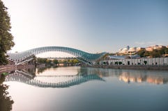 Puente de Tbilisi imagen de archivo Puente de Tbilisi imagen de archivo