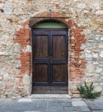 Puerta de madera vieja fotografía de archivo Puerta de madera vieja fotografía de archivo