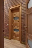 Puertas interiores de madera del diseño de alta calidad, interior imagenes de archivo Puertas interiores de madera del diseño de alta calidad, interior imagenes de archivo