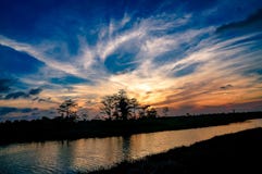 puesta del sol en los pantanos foto de archivo libre de regalías puesta del sol en los pantanos foto de archivo libre de regalías