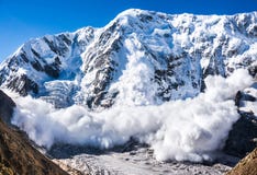 Puissance de nature Avalanche dans le Caucase Images libres de droits Puissance de nature Avalanche dans le Caucase Images libres de droits