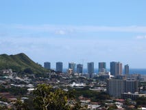 Punchbowlkrater en Cityscape van Honolulu stock afbeeldingen Punchbowlkrater en Cityscape van Honolulu stock afbeeldingen