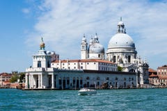 Puntadella Dogana - Basiliekdi Santa Maria della Salute royalty-vrije stock afbeelding Puntadella Dogana - Basiliekdi Santa Maria della Salute royalty-vrije stock afbeelding