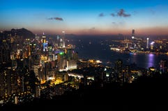 Punto di vista di Hong Kong Island e di Victoria Harbour al tramonto immagine stock Punto di vista di Hong Kong Island e di Victoria Harbour al tramonto immagine stock