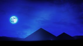 Pyramiden nachts lizenzfreie abbildung Pyramiden nachts lizenzfreie abbildung