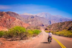 På vägen till Cafayate royaltyfria bilder På vägen till Cafayate royaltyfria bilder