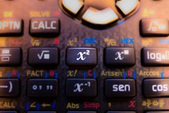 Quadratischer Schlüssel der Tastatur eines wissenschaftlichen Taschenrechners stockfoto Quadratischer Schlüssel der Tastatur eines wissenschaftlichen Taschenrechners stockfoto