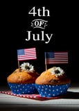 queques com bandeira americana, fundo feliz do Dia da Independência, 4o do conceito de julho Foto de Stock
