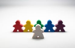 Questo un lavoratore sta provando ad operare una scelta che sceglie da differente altri impiegati fotografia stock libera da diritti Questo un lavoratore sta provando ad operare una scelta che sceglie da differente altri impiegati fotografia stock libera da diritti