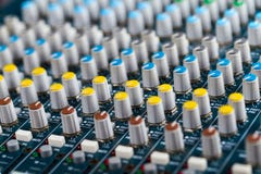 ?quipement de console de m?langeur de musique pour ?crire le bruit de changement photographie stock ?quipement de console de m?langeur de musique pour ?crire le bruit de changement photographie stock