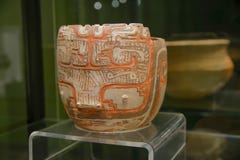 QUITO ECUADOR - AUGUSTI 17, 2018: Keramiskt handgjort för inomhus sikt av ancienctIncas i el-marknadsplatsmuseet som lokaliseras arkivbilder QUITO ECUADOR - AUGUSTI 17, 2018: Keramiskt handgjort för inomhus sikt av ancienctIncas i el-marknadsplatsmuseet som lokaliseras arkivbilder