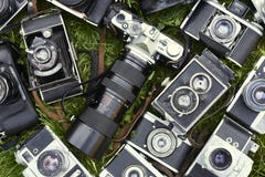 Raccolta di vecchie retro macchine fotografiche d'annata di analogo del film Immagini Stock Libere da Diritti Raccolta di vecchie retro macchine fotografiche d'annata di analogo del film Immagini Stock Libere da Diritti