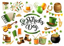 Raccolta tradizionale di San Patrizio di giorno felice del ` s Musica irlandese, bandiere, tazze di birra, trifoglio, decorazione Immagini Stock Raccolta tradizionale di San Patrizio di giorno felice del ` s Musica irlandese, bandiere, tazze di birra, trifoglio, decorazione Immagini Stock