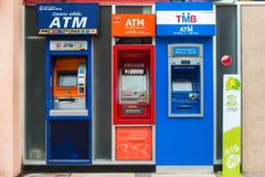 Rad av ATM-maskiner i Thailand royaltyfria foton Rad av ATM-maskiner i Thailand royaltyfria foton