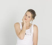 Ragazza frustrata infelice che ha sguardo doloroso fotografia stock libera da diritti Ragazza frustrata infelice che ha sguardo doloroso fotografia stock libera da diritti