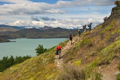 Randonneurs en Torres Del Paine photographie stock Randonneurs en Torres Del Paine photographie stock