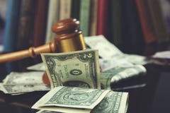 Rechter op geld stock foto's Rechter op geld stock foto's