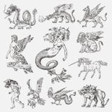 Reeks Mythologische dieren Van de draakcerberus van meerminminotaur Unicorn Chinese de Harpijsfinx Griffin Mythical Basilisk Roc vector illustratie Reeks Mythologische dieren Van de draakcerberus van meerminminotaur Unicorn Chinese de Harpijsfinx Griffin Mythical Basilisk Roc vector illustratie