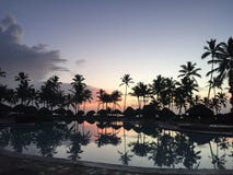 Reflexão de um paraíso do por do sol foto de stock Reflexão de um paraíso do por do sol foto de stock