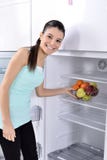 Refrigerador com fruto foto de stock Refrigerador com fruto foto de stock