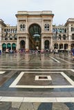 Regnerischer Tagesansicht Mailand-Stadt Italien Piazza Del Duomo Galleria Vittorio Emanuele II lizenzfreies stockbild Regnerischer Tagesansicht Mailand-Stadt Italien Piazza Del Duomo Galleria Vittorio Emanuele II lizenzfreies stockbild