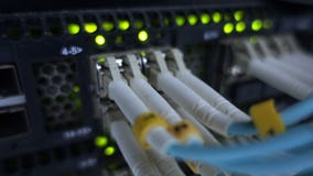 Relação do conector ótico da fibra Rede informática da tecnologia da informação, cabos óticos da fibra da telecomunicação conecta filme Relação do conector ótico da fibra Rede informática da tecnologia da informação, cabos óticos da fibra da telecomunicação conecta filme