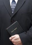 Religion chrétienne de livre de bible sainte de fixation bonne photo stock Religion chrétienne de livre de bible sainte de fixation bonne photo stock